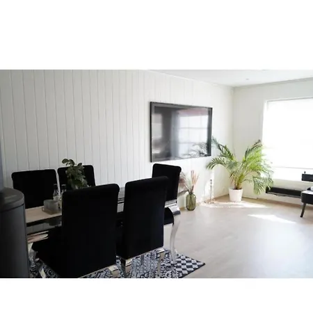 Guest house 15mins From Oslo Airport With Free Parking Nannestad
